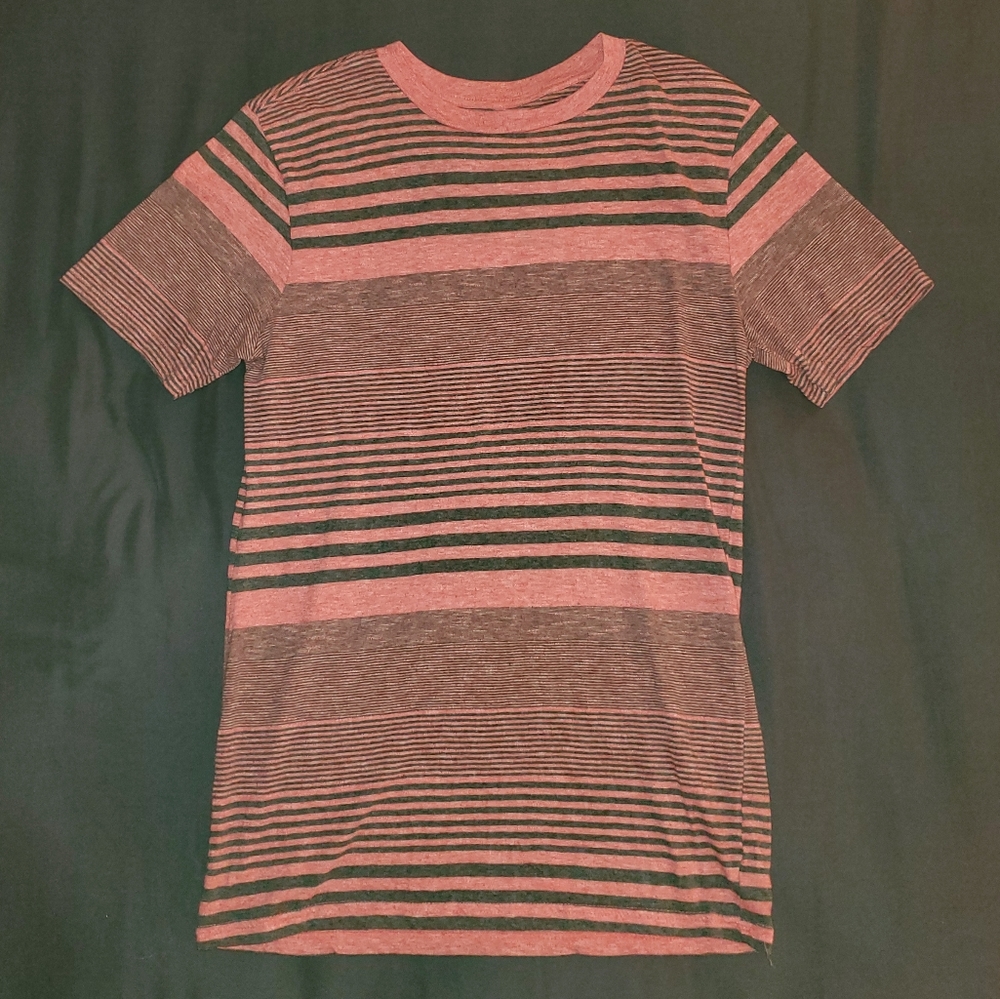 Men's Mossimo Red/Grey Striped Short Sleeve T-Shirt, Size Small